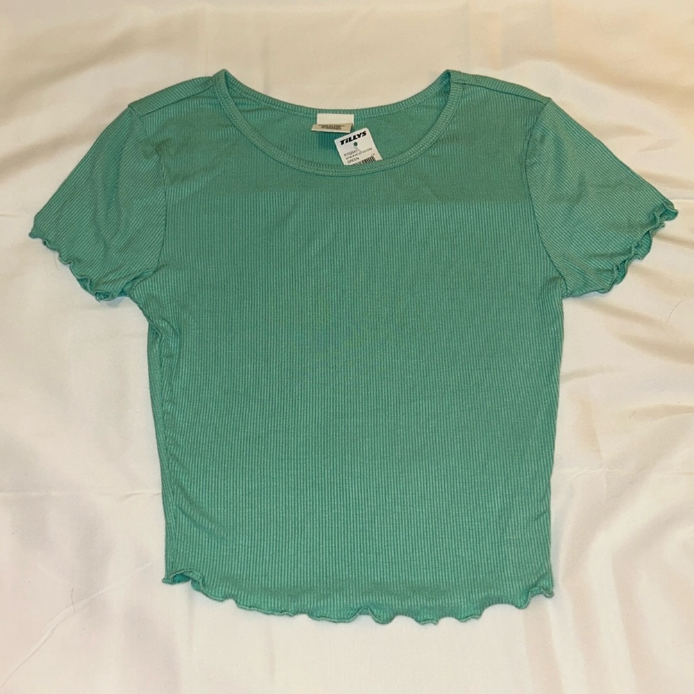 tillys crop top!